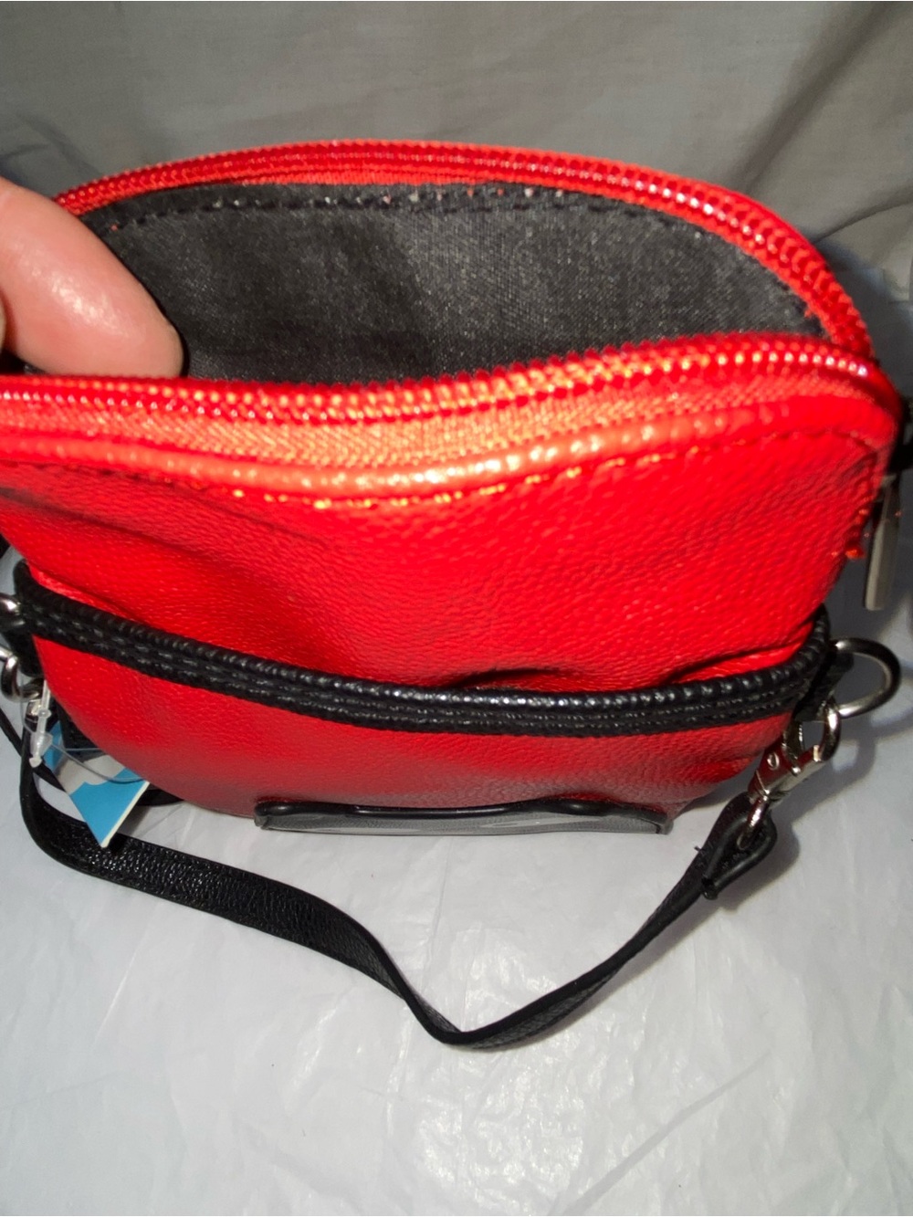 Red Cat Crossbody Phone Bag - Picture 4 of 6